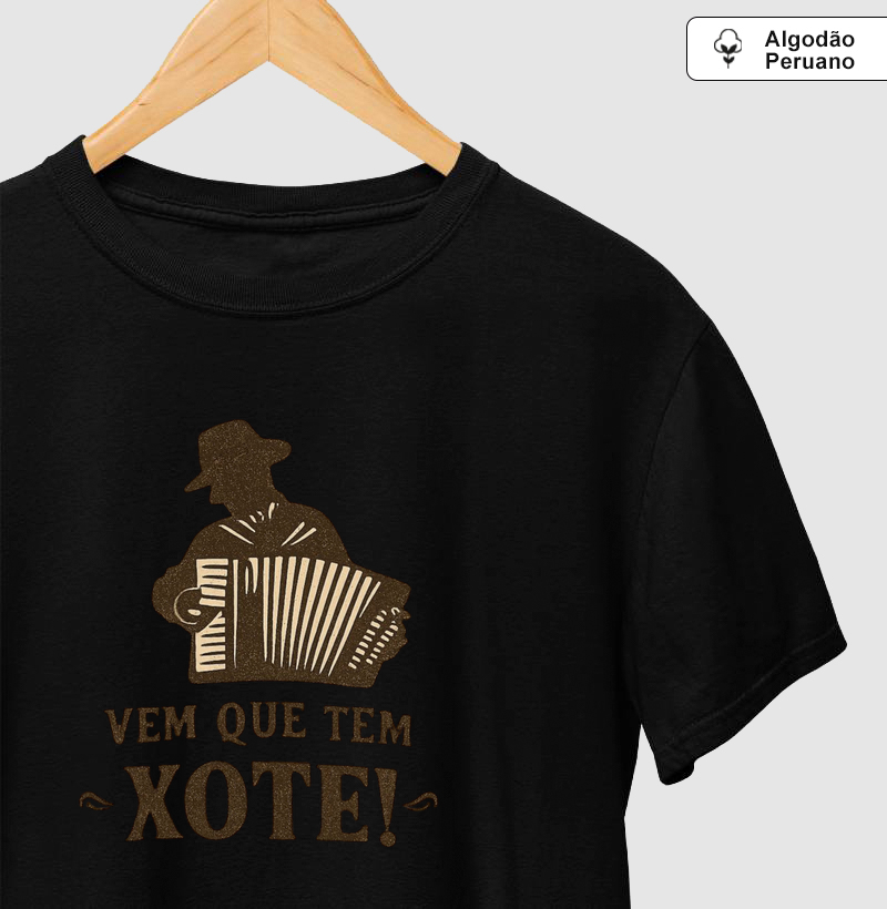 Silhueta sanfoneiro + “Vem que tem xote!”