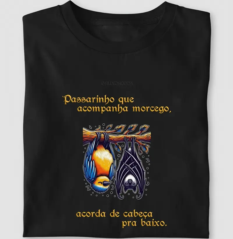 Camiseta Passarinho que Acompanha Morcego