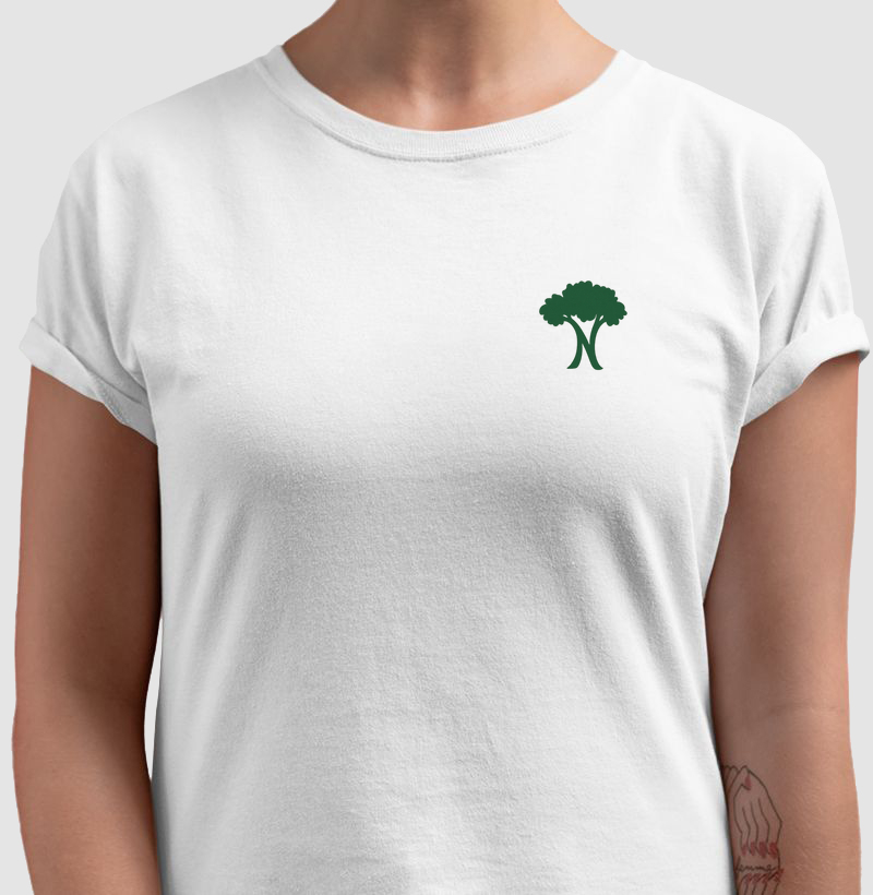 Camisa N árvore de Poloneco