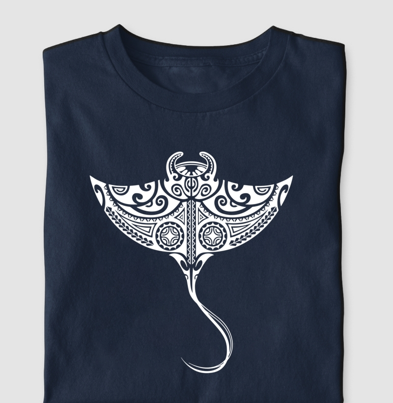 T-SHIRT Masculino e Feminina - Arraia Maori